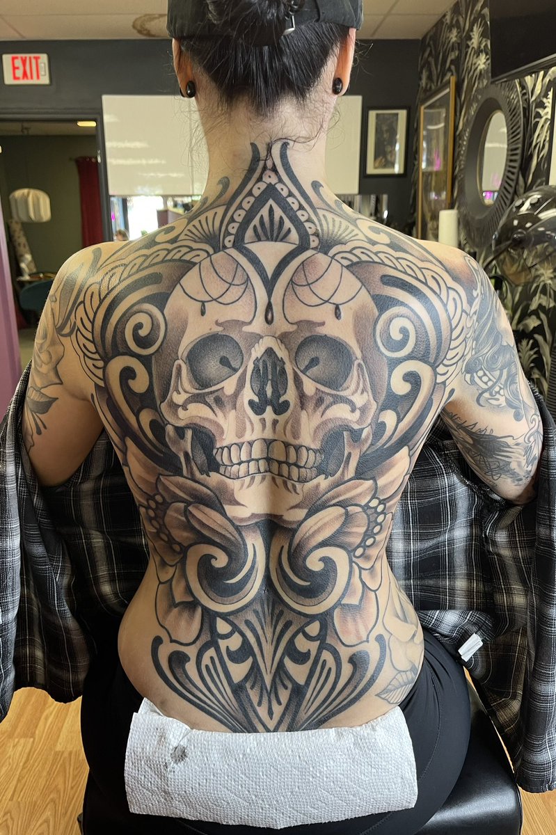 BledsoeShawnee's tweet photo. sheeeeesh i still can’t believe this is my back. 🥹
#tattoos #tattooart https://t.co/gVA4Lm2x62