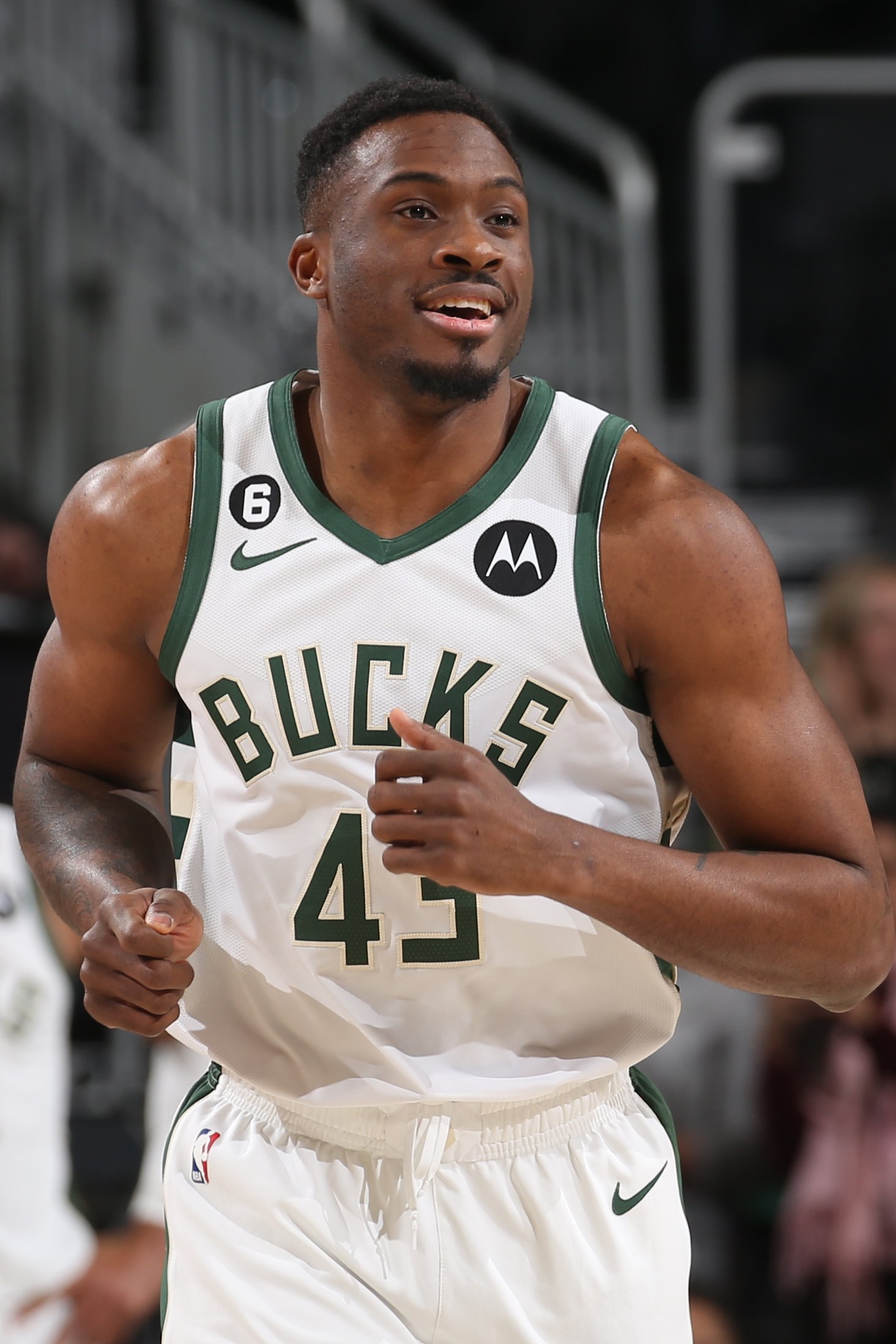 Thanasis Antetokounmpo agrees on deal to return to Milwaukee Bucks