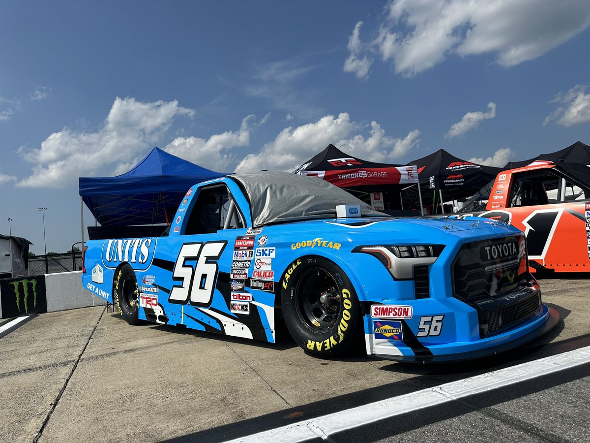 TeamHill56's tweet photo. Lined up for practice and qualifying coming up at 5 PM ET! @UnitsStorage #GETAUNIT https://t.co/cXyp8XjEIv