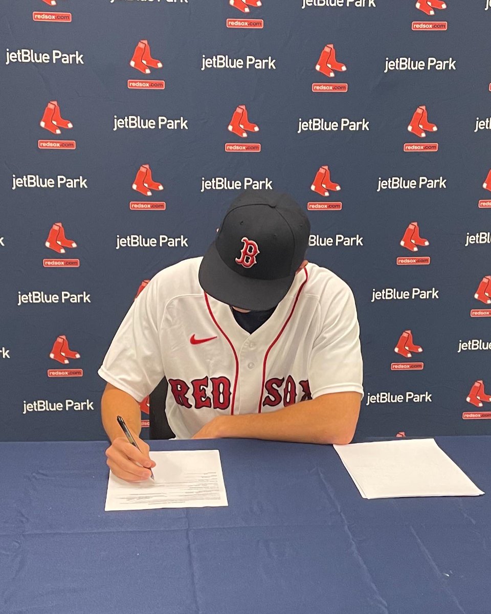 jd_riems's tweet photo. I am proud to say that I have officially signed with the Boston Red Sox! I want to thank my family, advisor, coaches, and teammates for helping me achieve this dream. Thank you to the Red Sox organization for this opportunity and I am excited to see what this journey holds! https://t.co/BuC8WCoG2K