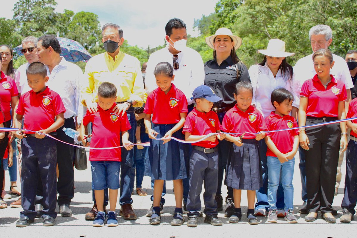 MOPPma's tweet image. 📍Herrera | El Pdte. @nitocortizo acompañado de la ministra encargada @LIBRADADEFRIAS inauguraron el puente modular de dos vías sobre la Quebrada Las Trancas, en el corregimiento de Chepo, con un monto de inversión de B/. 871,883.80.
