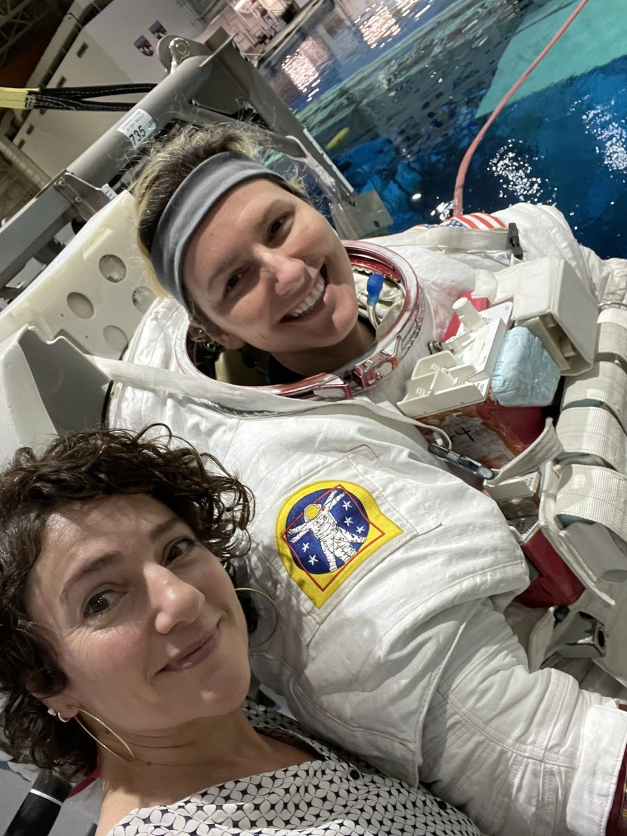 The most rewarding part of my week @NASA_Johnson was mentoring our newest @NASA_Astronauts for their spacesuit training. Congrats on a great run @astro_deniz and @Astro_ChrisW!