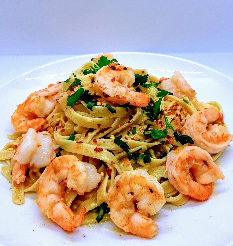 #YummyliciousChef #FoodPhotography for #Foodies #home #kitchen #cooking #Italian #cuisine Shrimp Scampi Pasta Carbonara