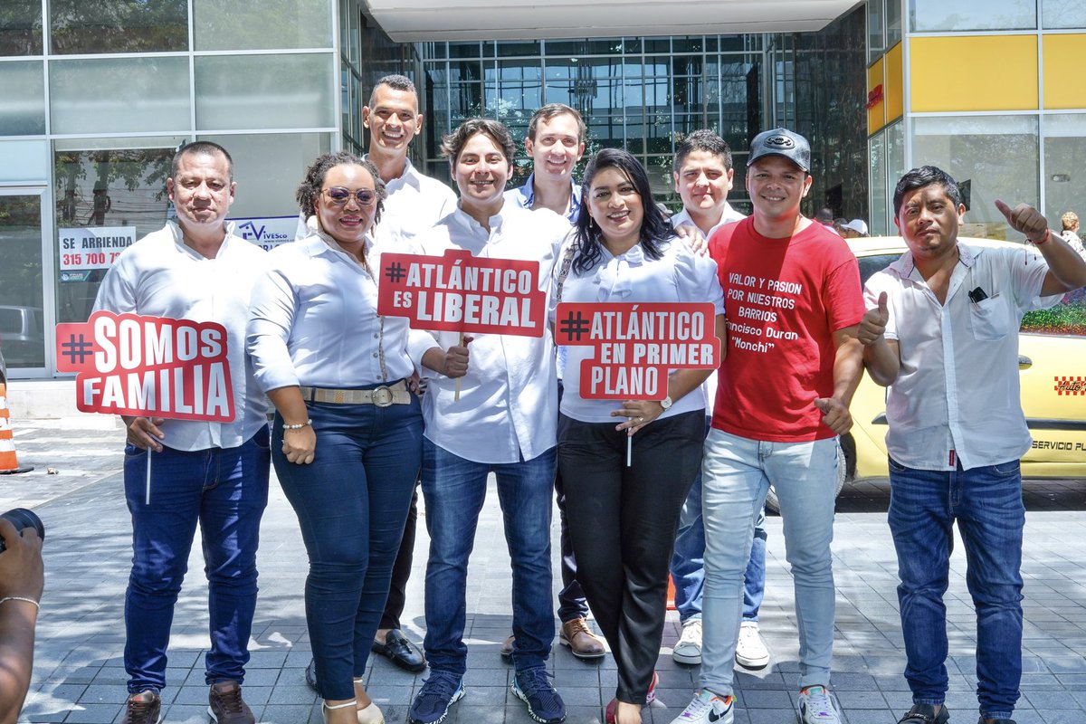 camilotorresv's tweet photo. Un sueño mío, de mi familia y de quienes, durante más de 30 años, han creído en este proyecto político 🚩.

Inscribí oficialmente mi candidatura a la @AsambleaAtlco, para ser la voz de Sara Luna, de Camilo Guillermo, de miles de jóvenes y familias que sueñan con un mejor futuro. ¡A trabajar por un #AtlánticoEnPrimerPlano!