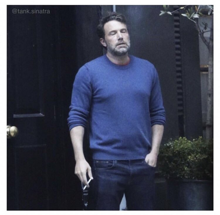 feedpetaluma's tweet photo. When there’s a door knock or doorbell sound on a TV show 🚨 https://t.co/qbYX2FaEPn