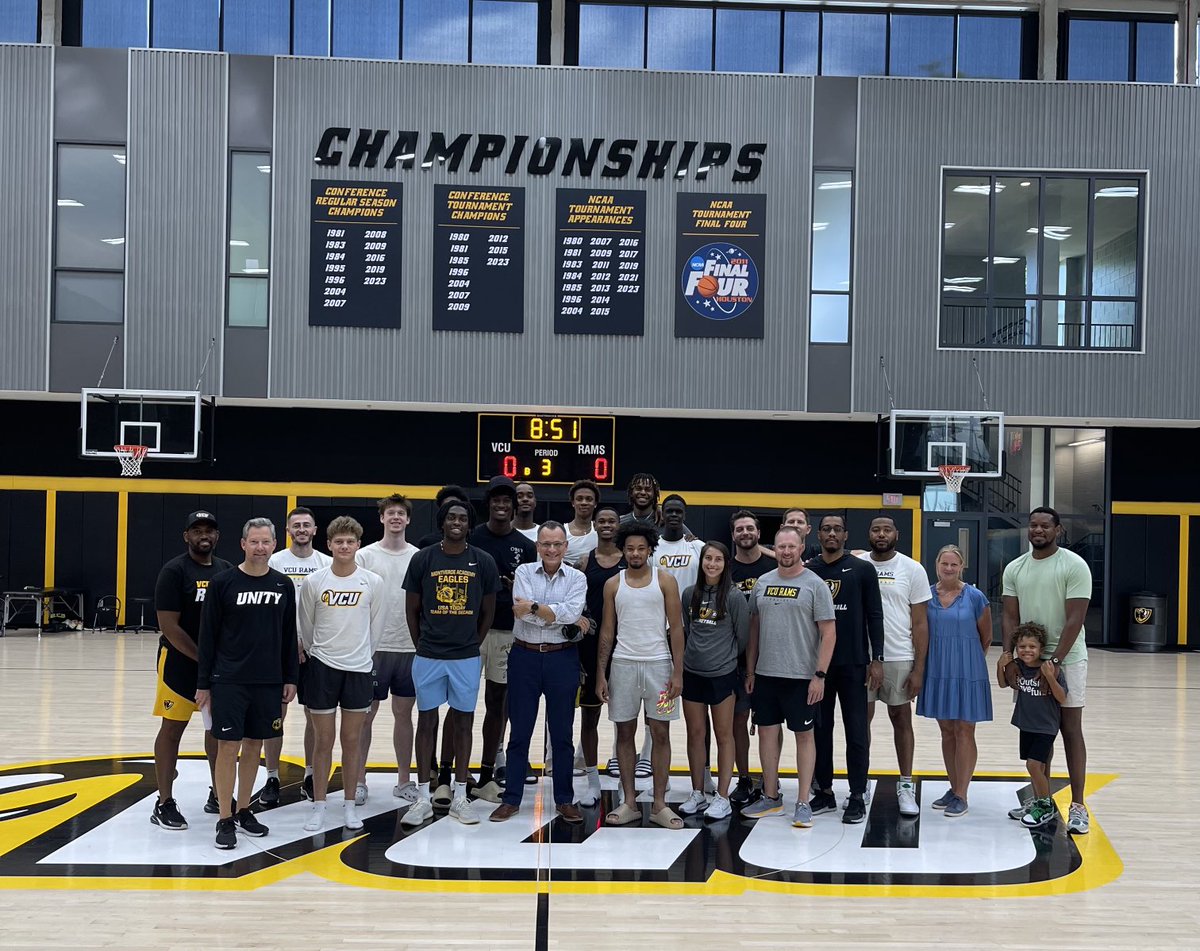 ⁦<a href="/VCU_Hoops/">VCU Basketball</a>⁩ are heading to Greece next week and I was thrilled to meet today with ⁦<a href="/Coachryanodom/">Ryan Odom</a>⁩ and the entire team to talk about Ancient Greek history, Greek culture, food and basketball. 

vcuathletics.com/news/2023/6/15…