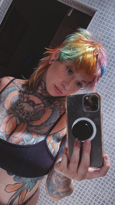 Anyone keen to fuck? ;) https://t.co/4t9Dx2sNsP