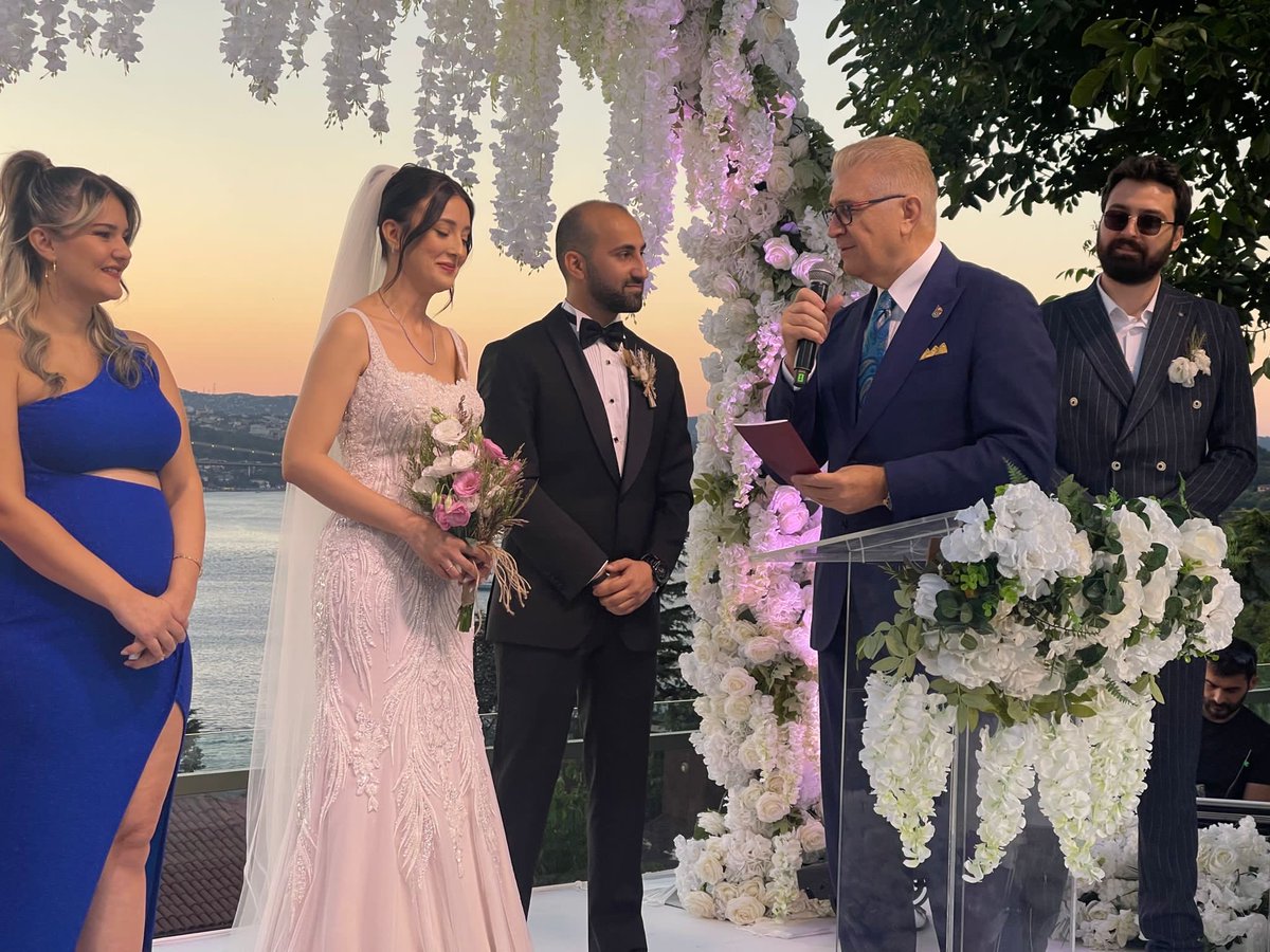drmaydin's tweet photo. Çok Değerli Yol Arkadaşımız BİL Öğretim Kurumları Kurucularımızdan Bekir Keskin Beyin Sevgili Oğlu İbrahim’in düğününe katıldık.
BİL Ailesi adına tebrik ediyoruz. 
Allah iki cihan saadeti versin İnşaAllah. ⁦
⁦@bilkolejleri⁩
@csuedutr⁩ ⁦
@IAUKampus⁩  ⁦ https://t.co/h2pDvo0KNF