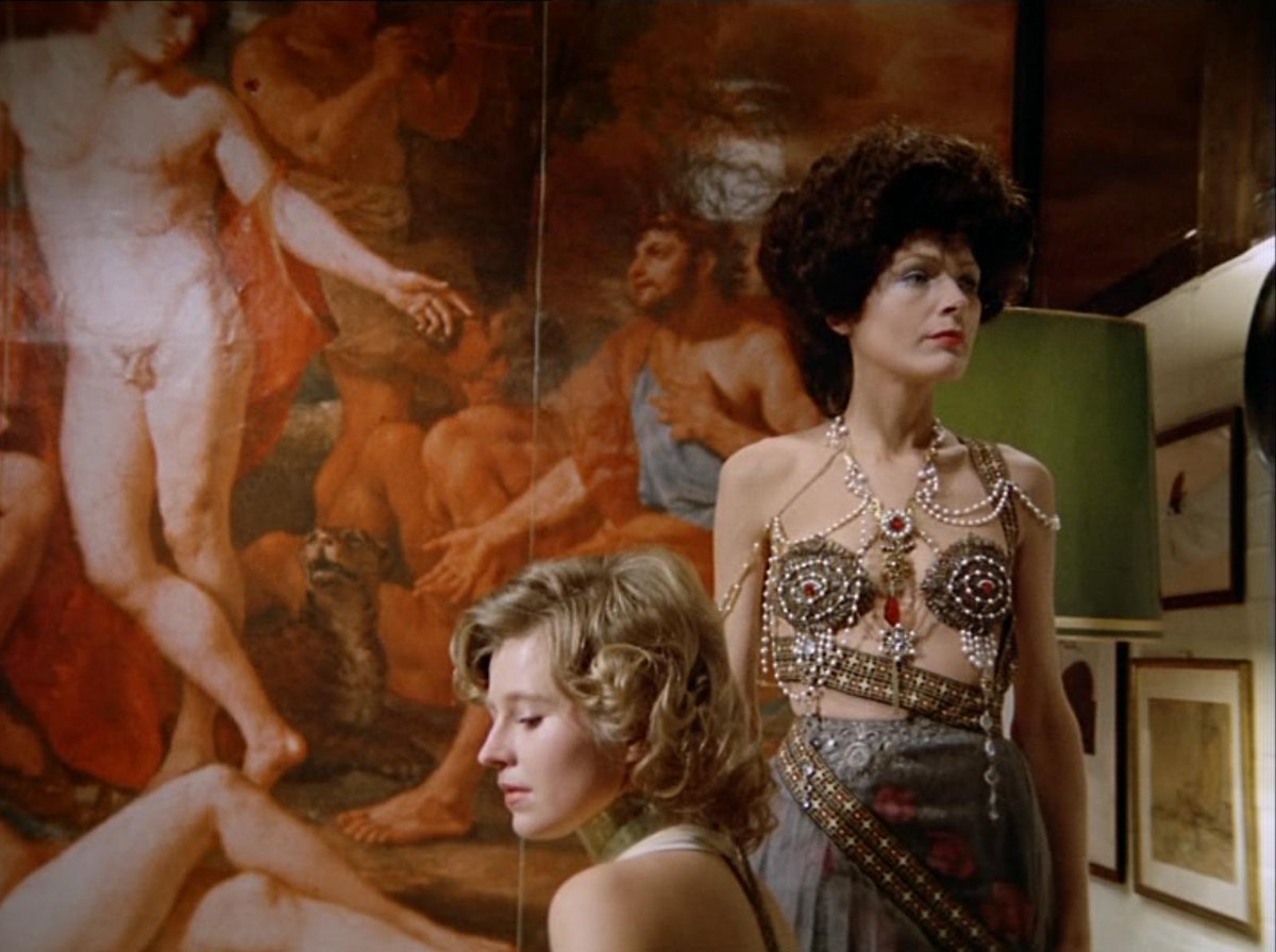 erib777's tweet photo. #LasAmargasLágrimasDePetraVonKant de #RWFassbinder La vi hace años y sigue siendo una película soberbia. Melodrama artificioso e intenso de apariencia teatral pero con un trabajo de cámara arrebatador. Casi tanto como el imponente trabajo de Margit Carstensen. Gran película. https://t.co/1p0jBGoHfG