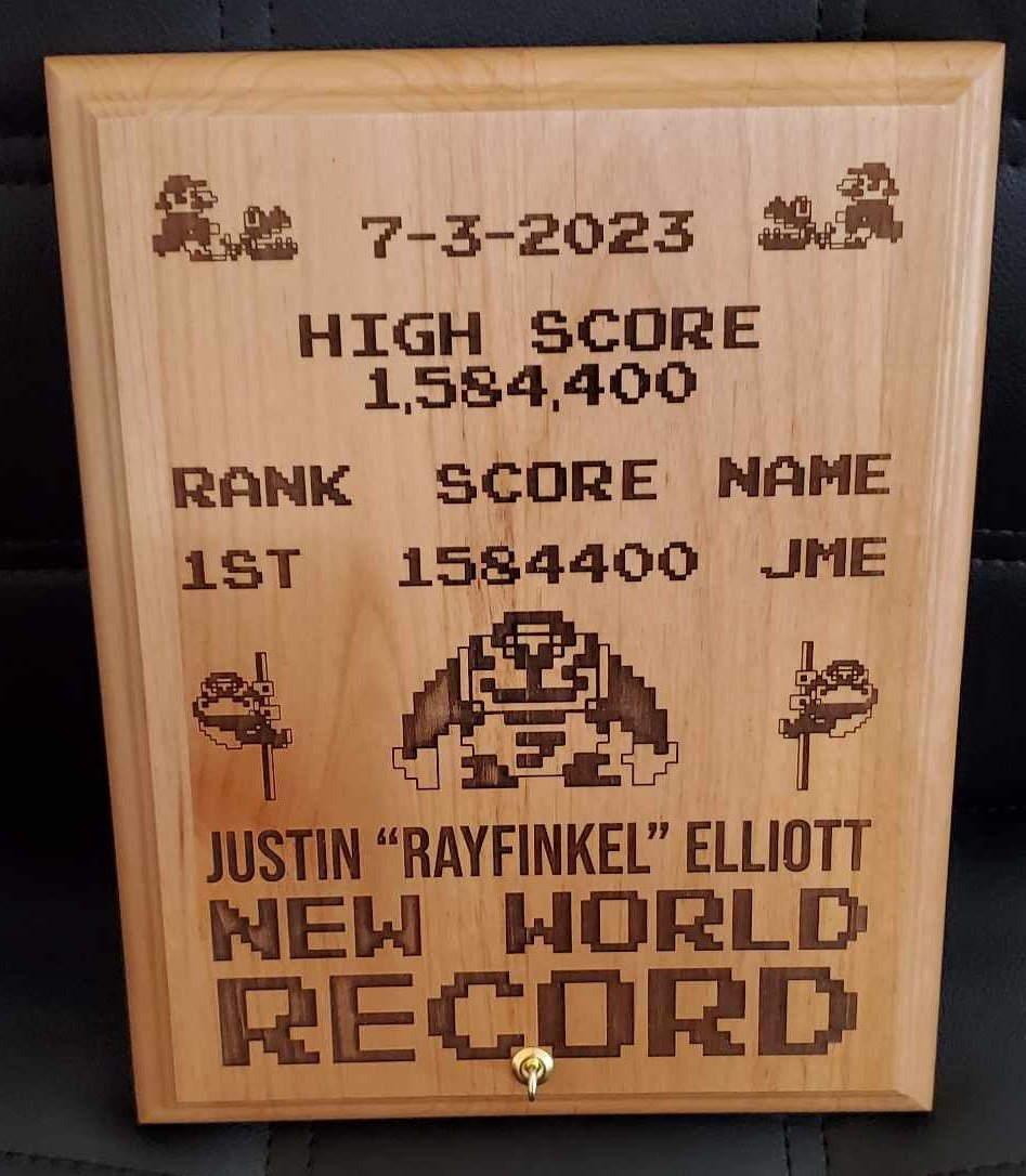 today, i received an incredibly cool wooden plaque commemorating my recent dk jr wr from an awesome dude in the dk scene who goes by FirebirdTpg  (Carl). this blew me away. carl represents what the real dk community is all about. thank you, my friend. no words. <3