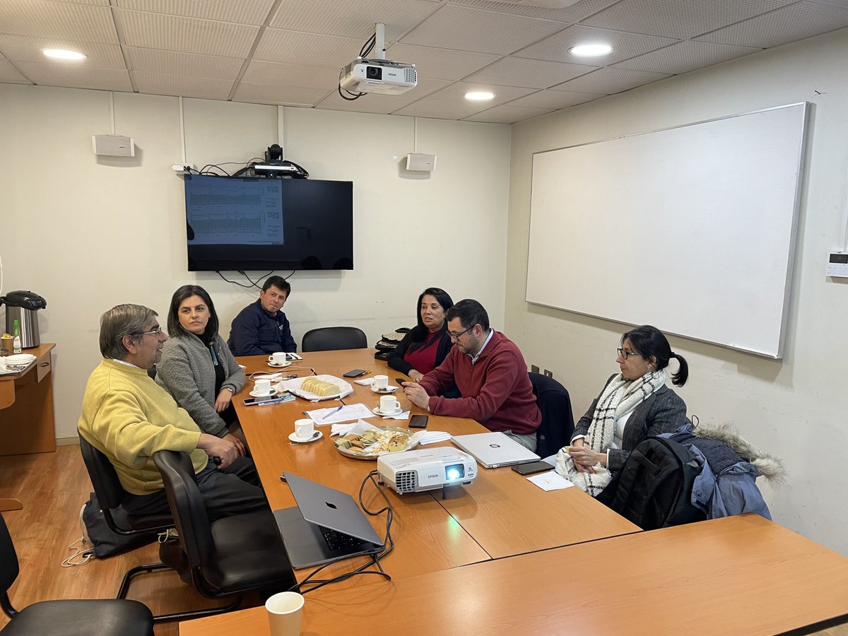 olnuble's tweet photo. Conversar sobre el panorama económico y laboral de la región fue el motivo de la reunión sostenida con @SenceNuble  y @MintrabNuble el pasado miércoles 26 de julio en dependencias de la @faceubb. https://t.co/sYmEsD1bcw