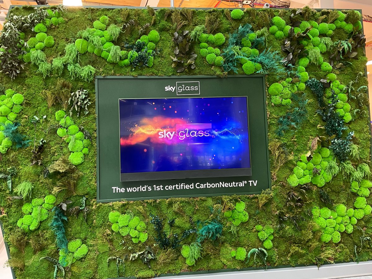 LondonSummerUM's tweet photo. We visited the gorgeous Sky News campus on the outskirts of London. We walked through the newsroom, the studios, and the control room with a senior editor. Sky News says it plans to be carbon neutral by 2030.  ✍️Adina Weiss #skynews #london #broadcast #news #climatechange https://t.co/xkIhubnOfF