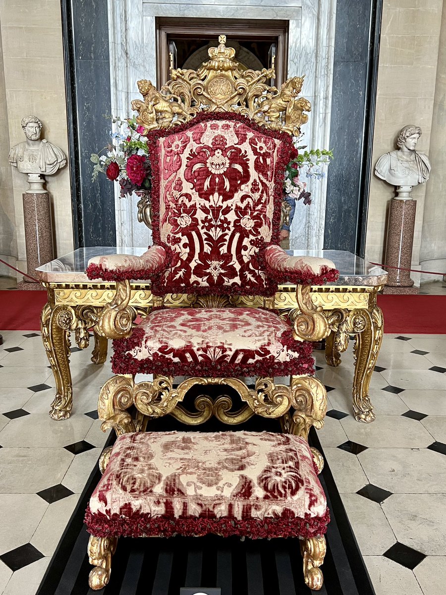 #RoyalConnections #CrownsAndCoronets #RoyalBlenheimPalace