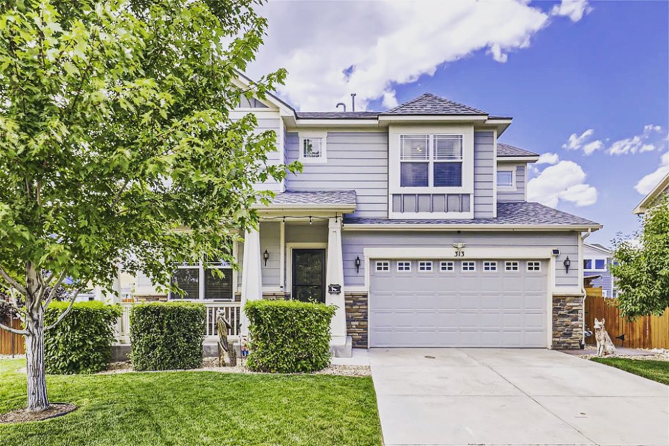 RyanSondrup's tweet photo. Rustic charm with contemporary design...a stunning two-story residence in the heart of The Preserve neighborhood in Brighton. Situated on a coveted corner lot this spacious home boasts four bedrooms, four bathrooms, three car garage, &amp; finished basement. https://t.co/NZHtcq6yfb https://t.co/eFlLiUiivr