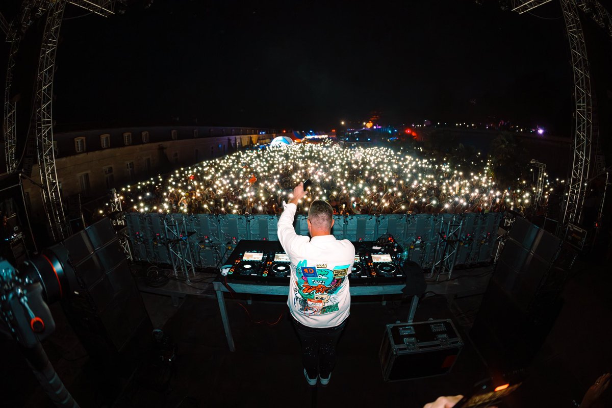 Summer madness 🔥🔥🔥
One of my biggest show so far!
Quelle nuit incroyable <a href="/stereoparc/">STEREOPARC Festival</a> 🇫🇷
Merci pour ce moment 🫶🏻 
📸 ©artbezg #stereoparc #festival #france #ontour #summer #tour #music #dj #djlife #show #summertour #tourlife #chriswillsman #djmag #live #backstage #onstage