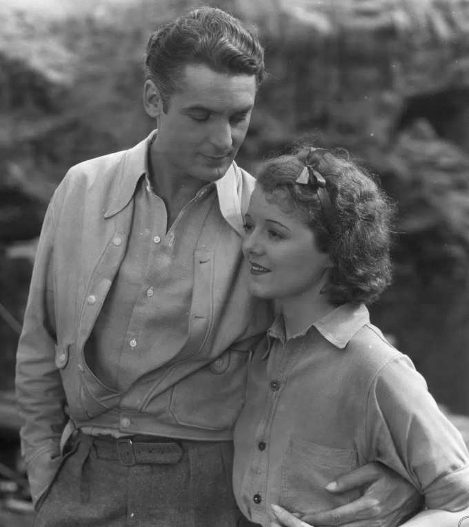 AgatheIrene's tweet photo. Œuvrer pour la beauté :
#CharlesFarrell et #JanetGaynor https://t.co/w1aj2iW3Jf