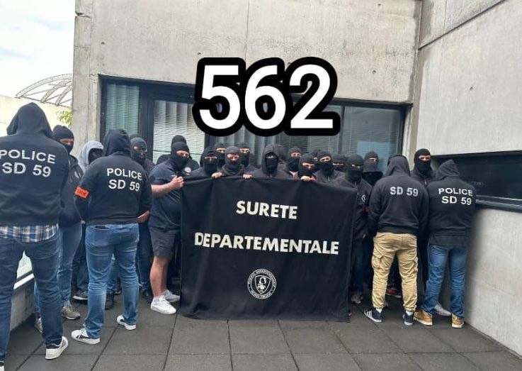 À gauche, 3 mois de grève de millions de travailleurs = rien obtenu À (l'extrême) droite, 5 jours d'arrêt maladie de 1000 policiers = tout obtenu