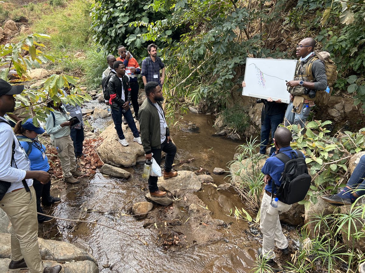 #sEARSworkshop is a wrap!  Field trip into the Zomba graben on Thursday followed by a final set of talks and discussion of effective strategies for international geoscience collaboration in Africa.  #NSFfunded ⁦@fracturedfola⁩ ⁦<a href="/djshillington/">Donna Shillington</a>⁩