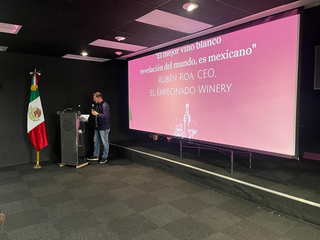 ConsulMexLan's tweet photo. Thanks, #Borderwine magazine for partnering with us for your official presentation in Los Angeles. It was incredible to host so many wineries from #BajaCalifornia, who shared their premium wines with  hospitality execs from LA. 
Check out the magazine at https://t.co/lYWmOahpfC https://t.co/zPIacVzWoe