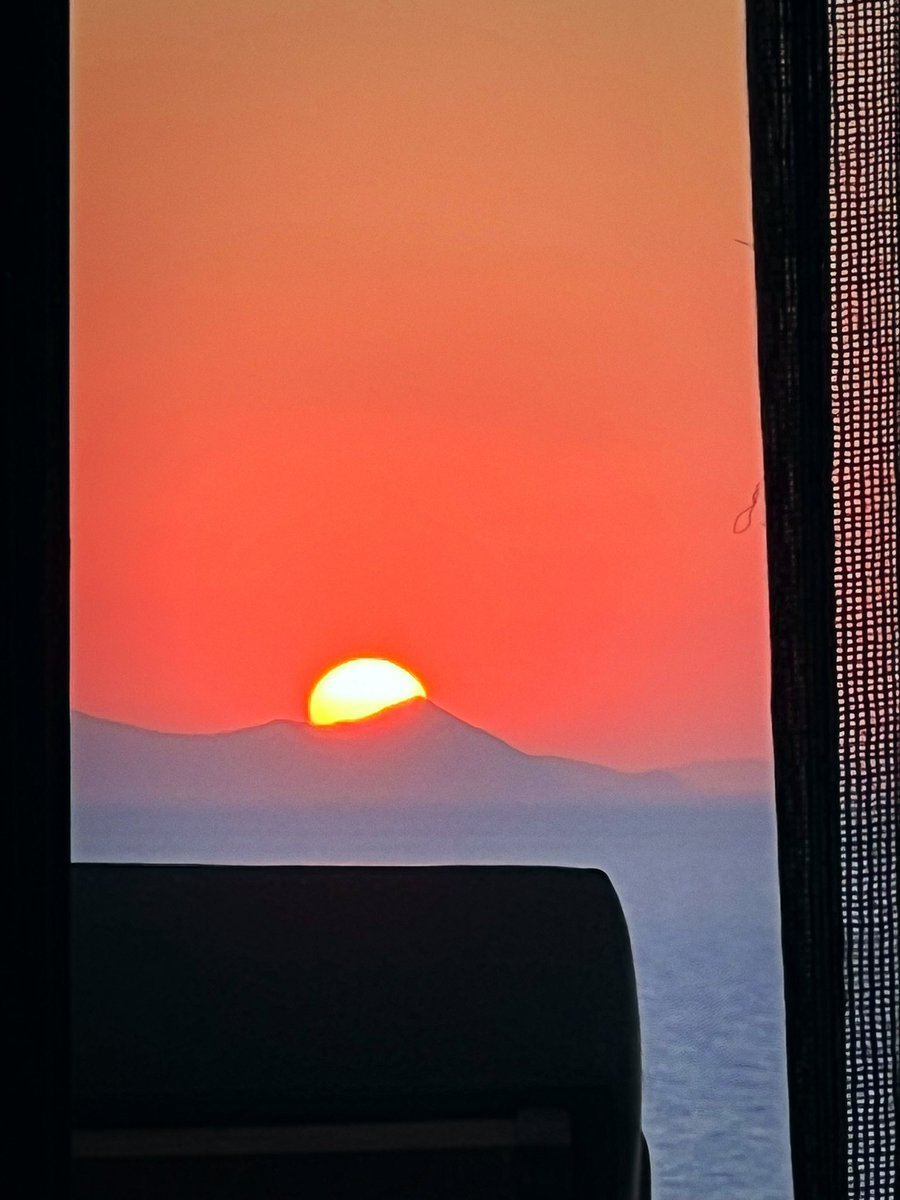 MariaBecerra22's tweet photo. 🥹♥️ Santorini🥹♥️ https://t.co/Jt5Fn64NtV