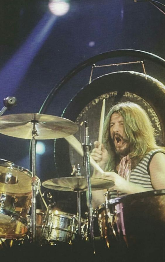 ReturnofR's tweet photo. John Bonham. #LedZeppelin https://t.co/50tSR0moXc https://t.co/T4j4M9BGPt