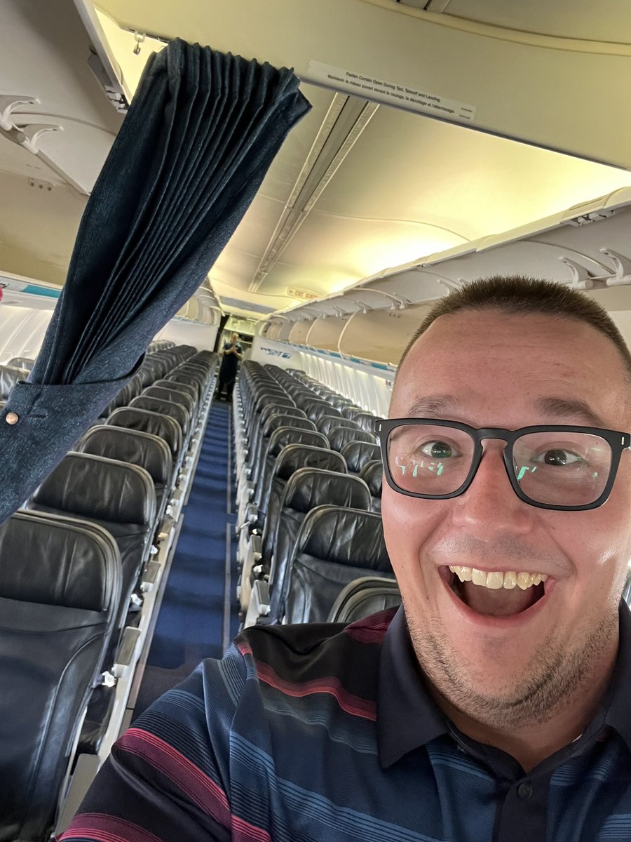 TuberTalk's tweet photo. My own private WestJet flight? #flyWestJet #potatotravel https://t.co/AOy17hZRwo