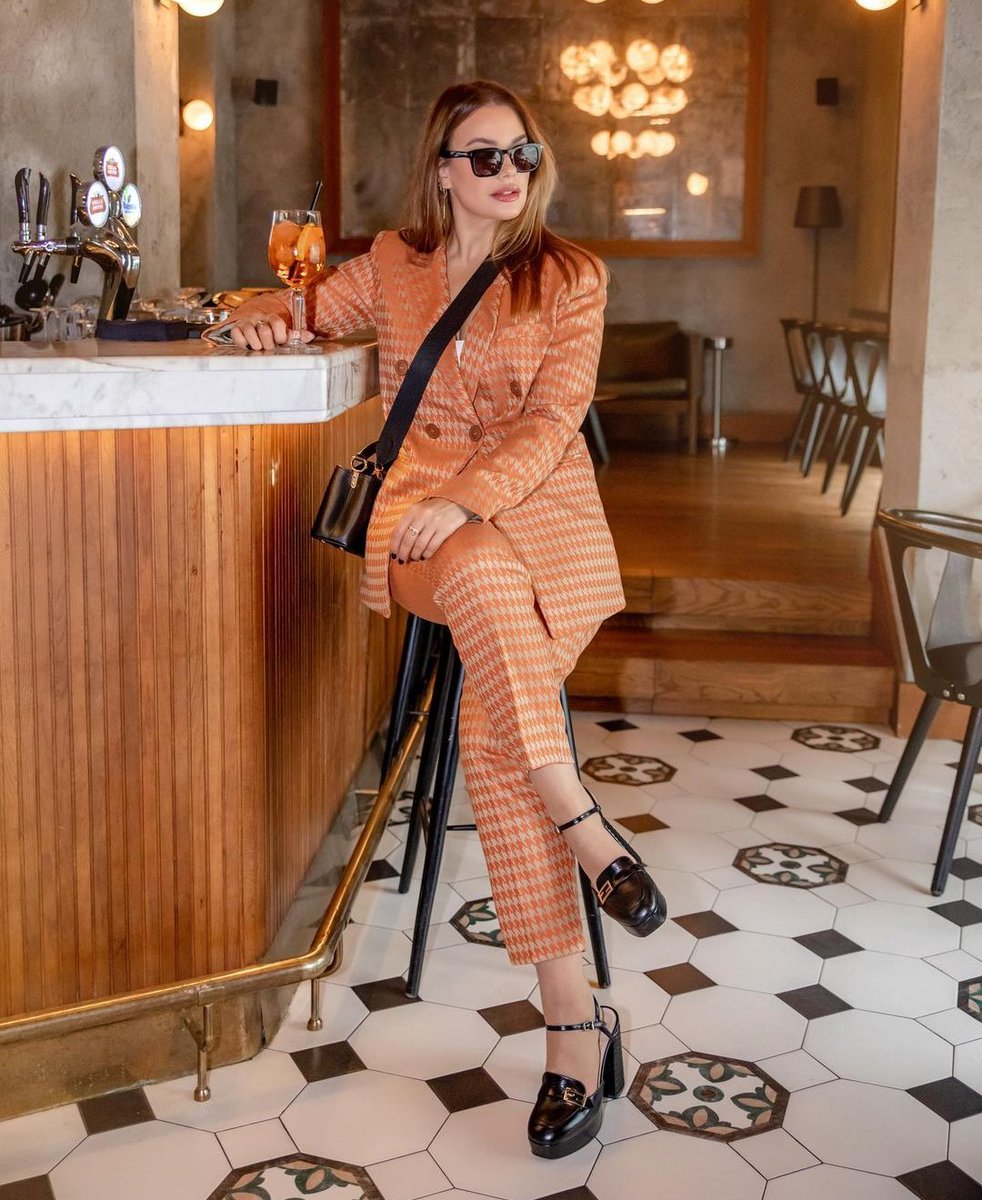 I went out to have fun I have been working all day 😊👍