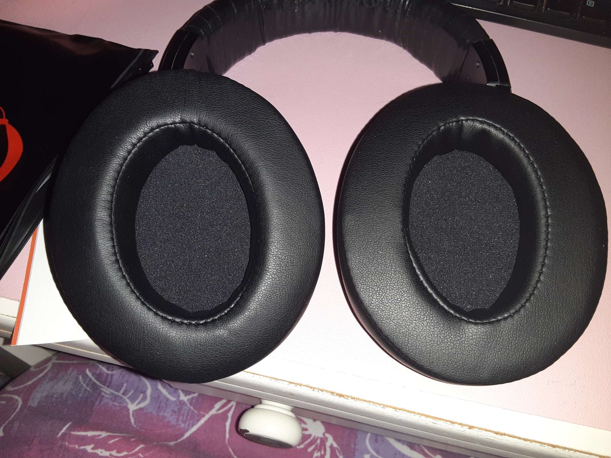 Brimmy21's tweet image. needed new ear pads #WickedCushions 

same brand as the one i bought last year (they lasted a year and some change)

I'd show the other ones but they are GRODY