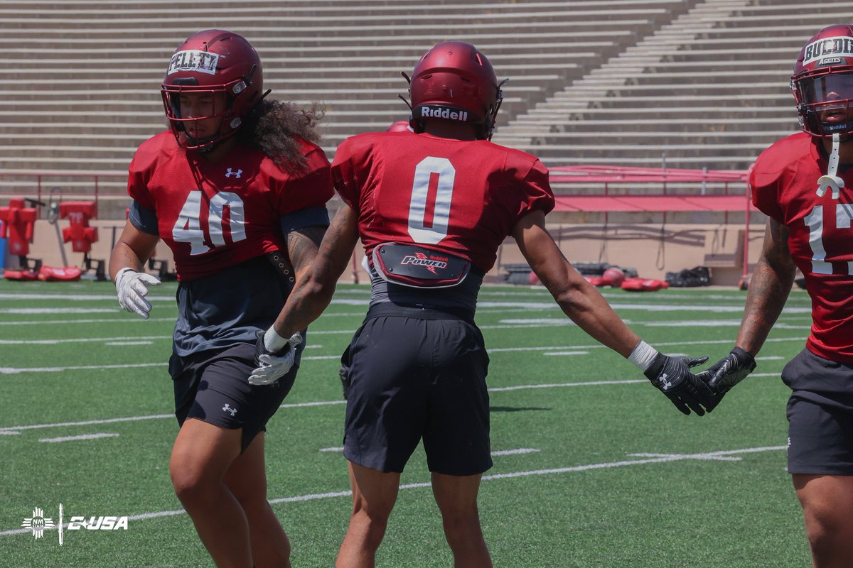 NMStateFootball's tweet photo. Working on our craft 👊

#AggieUp x #HHLP https://t.co/Dln42trxhX