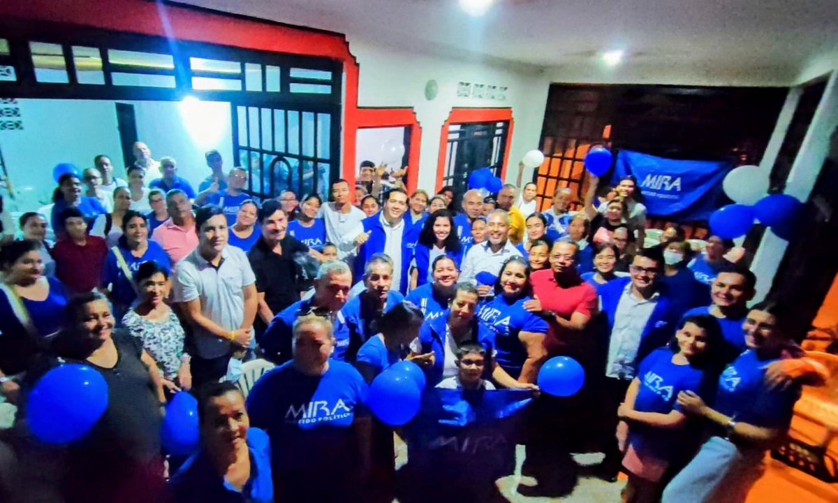 estefisanchezs's tweet photo. En el Espinal #EstamosListos para trabajar en equipo por el #Tolima 🤝🏽
@PartidoMIRA 
@carlosandresalc https://t.co/CpWDxdMt26