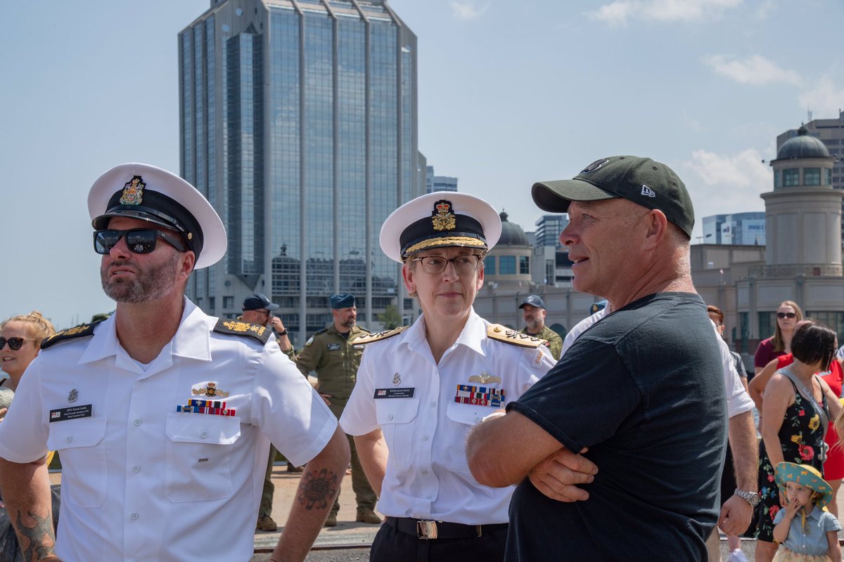 Home sweet home. #HMCSFredericton ship's company arrive home today, after a successful six-month deployment to the Mediterranean Sea on #OpReassurance. #BravoZulu on a successful mission!