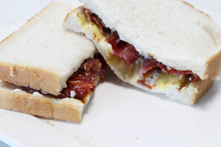 lNTHECARDS's tweet photo. bacon sandwiches https://t.co/uQvAUuDtJ9