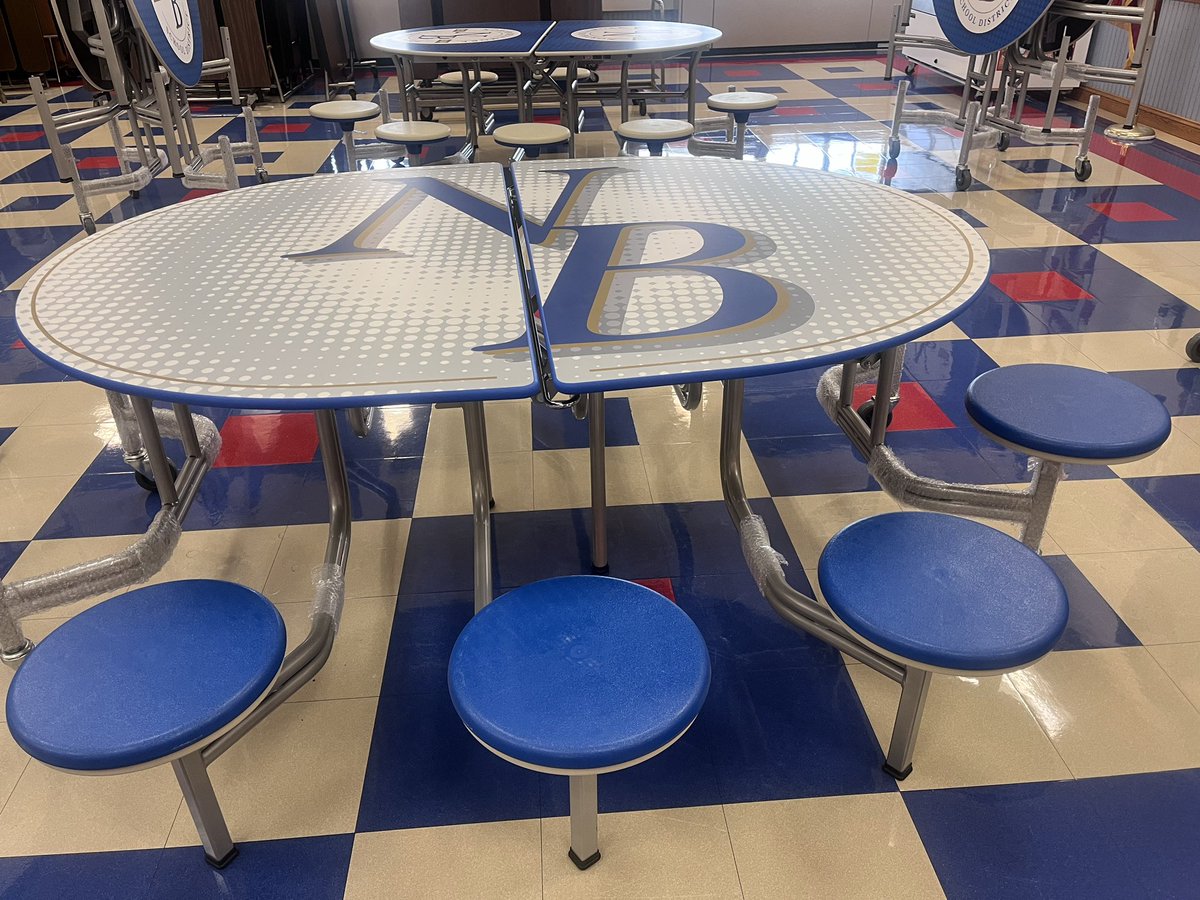 DrYannucci's tweet photo. Lunch just got "sweeter" at Martin Ave. Loving these new lunch tables!! #MartinPride @NBUFSDPride https://t.co/ycUWbZk3Os