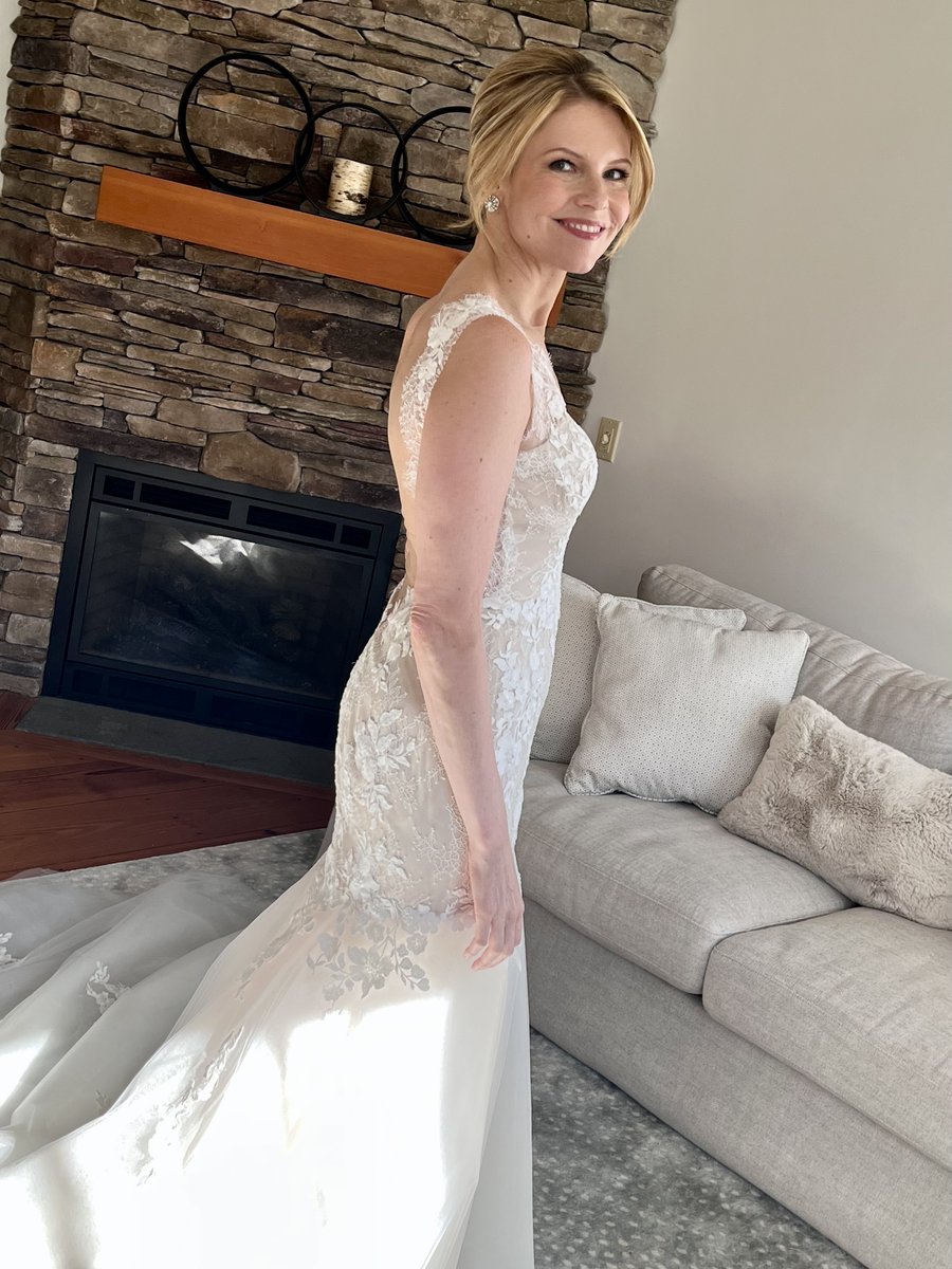 vivinspired's tweet photo. Beautiful Anaka Whitney BTS moments before the big "I DO!!"

https://t.co/rx1x96CRLM https://t.co/NEPw0pAakh