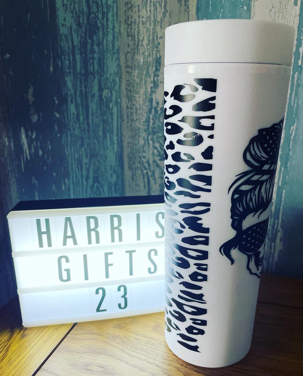 New tumbler alert …. #skull #leophardskin #tumbler #20oz #harrisgifts #etsyhandmade #etsygifts #etsy #etsystore #EtsySeller