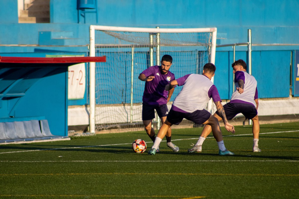 FundacioGrama's tweet photo. ⚽️ Tot a punt per jugar demà el primer partit de pretemporada de la #Grama2324!

#⃣ #SomLaGrama https://t.co/8xAV0SCpYC
