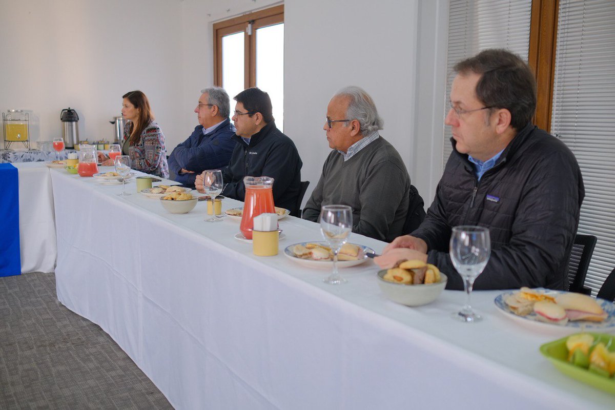 CChCChillan's tweet photo. 🔵Este viernes, se realizó una reunión de Consejo Ampliado junto a Jacqueline Gálvez, vpdta nacional de la CChC. En el encuentro, los socios y pdtes de los diferentes comités y comisiones de la sede abordaron los desafíos prioritarios de la región para el contexto actual. https://t.co/RoNT8qT3de