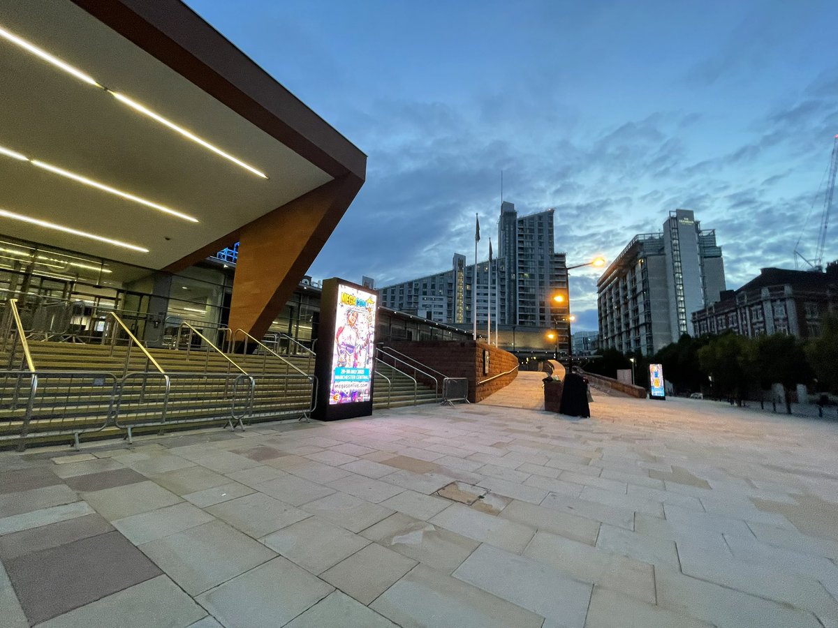 Cyarin / Laura ✨ tweet media