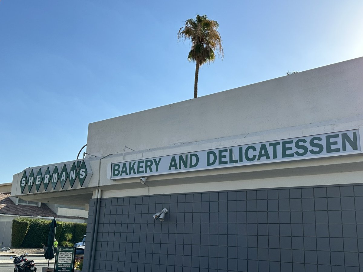 dbatten121's tweet image. Only one place to start the day in Palm Springs! @ShermansDeli