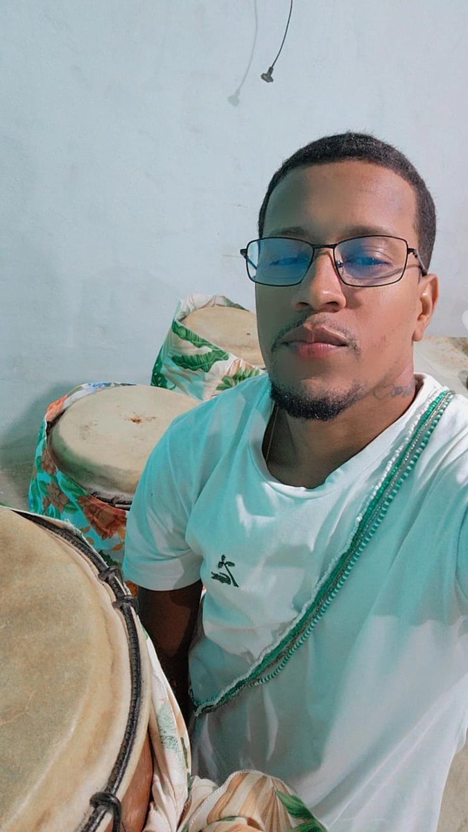 MarcosVelhoti's tweet photo. Se nao vim por bem , vem pelo tambor 🪘🥁 https://t.co/TJPzJQRZKW