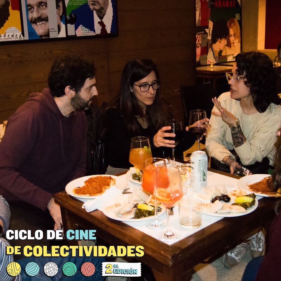 ACAArmenia's tweet photo. 📍Te esperamos con alfombras orientales para ver la película. La entrada incluye una bolsa de pochoclos y un trago. 

Además, te contamos que después de la peli hay comida armenia , barra de tragos🍹 y hasta lectura de borra de café.

👉 https://t.co/elcPz2cPkE https://t.co/0PswVUYfVQ