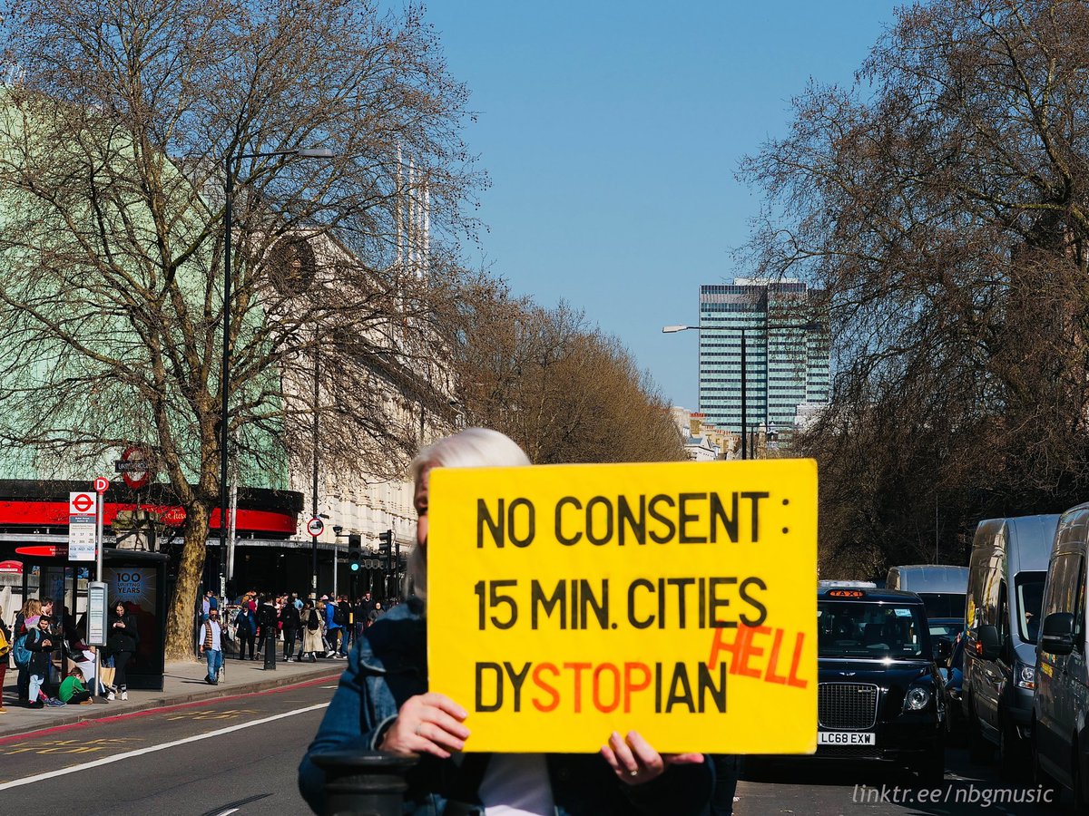 #nozonecontrol #no15minutecities #stopulez #yellowboards #outreach #peopleforthepeople #london #streetphotography #londonphotographer