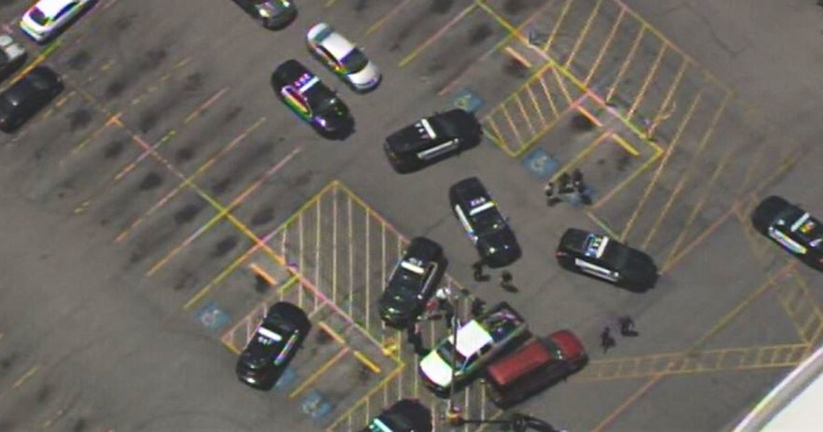 USACarry's tweet image. I hope his insurance covers bullet holes! But seriously, taking matters into your own hands can be very dangerous and this is a perfect example of why.

#dgu #concealedcarry #armedcitizen #selfdefense

usacarry.com/texas-man-trac…