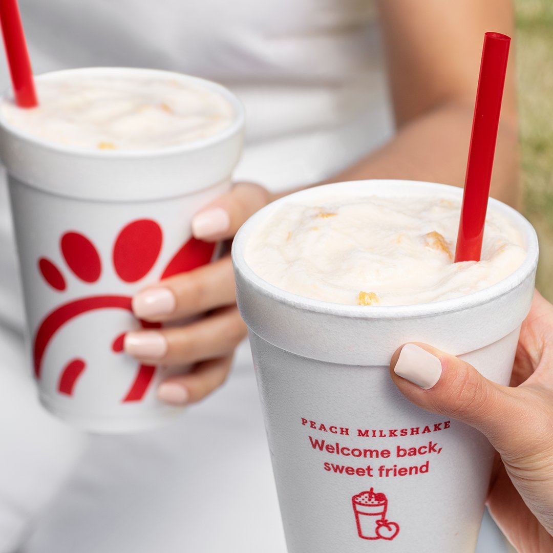 my_cfa's tweet photo. Peach Milkshakes and best friends go hand in hand🥤 👭 https://t.co/IANSbst6PU