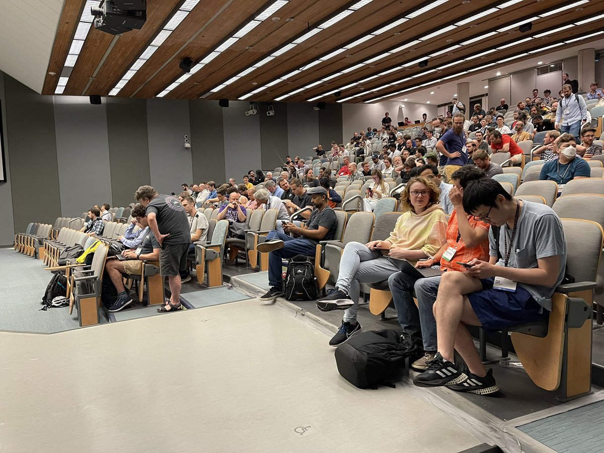 JuliaConOrg's tweet image. We’re starting to fill out for the closing ceremony so hurry on down! #julialang #juliacon
