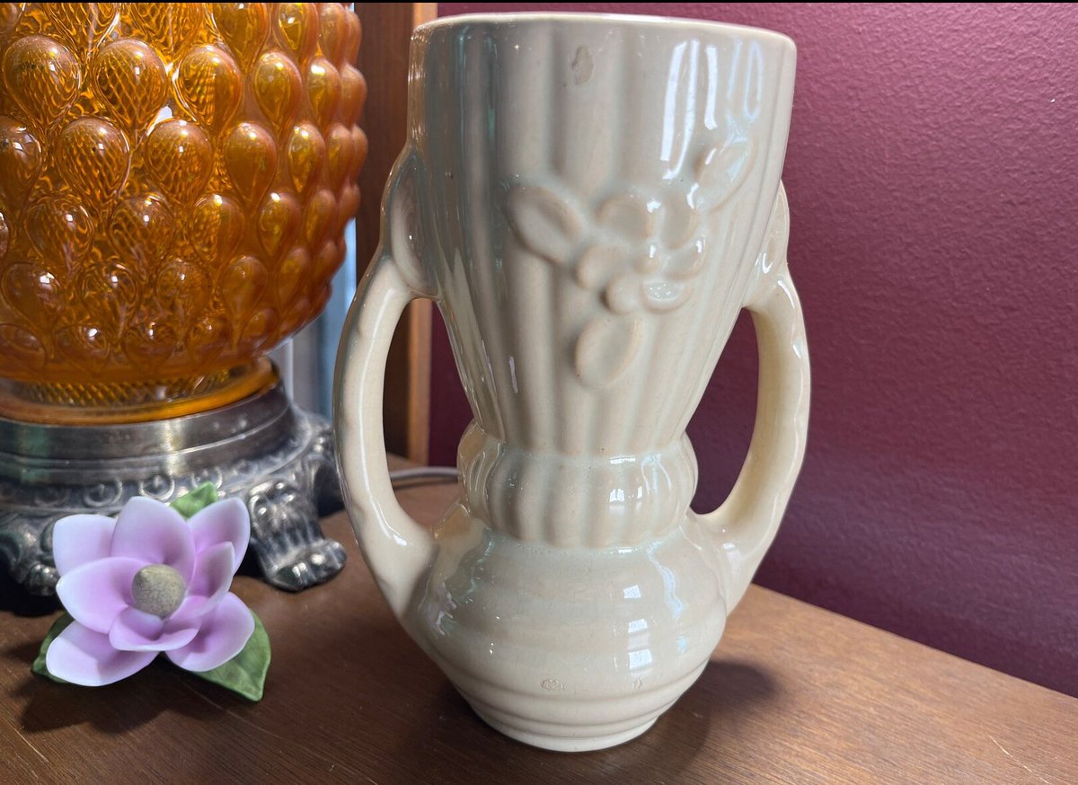 Antique Vase For CA$75 
Get It Soon!
etsy.com/ca/listing/143…
-
-
-
#Etsy #EtsyShop #EtsyVintageShop #Vase #Urn #DoubleHandledVase #LovingCup #Antique #AntiqueVase #AntiqueUrn #Vintage #VintageVase #VintageUrn #VintageDoubleHandledVase #VintageLovingCup #Deesnewoldgems