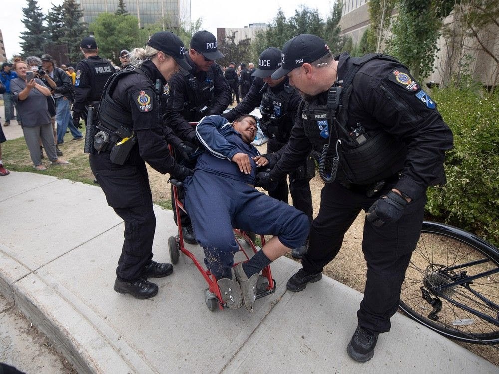 DennisKendel's tweet image. One has to wonder what threat this man in a wheelchair posed to police ???
@reginapolice @CityofRegina