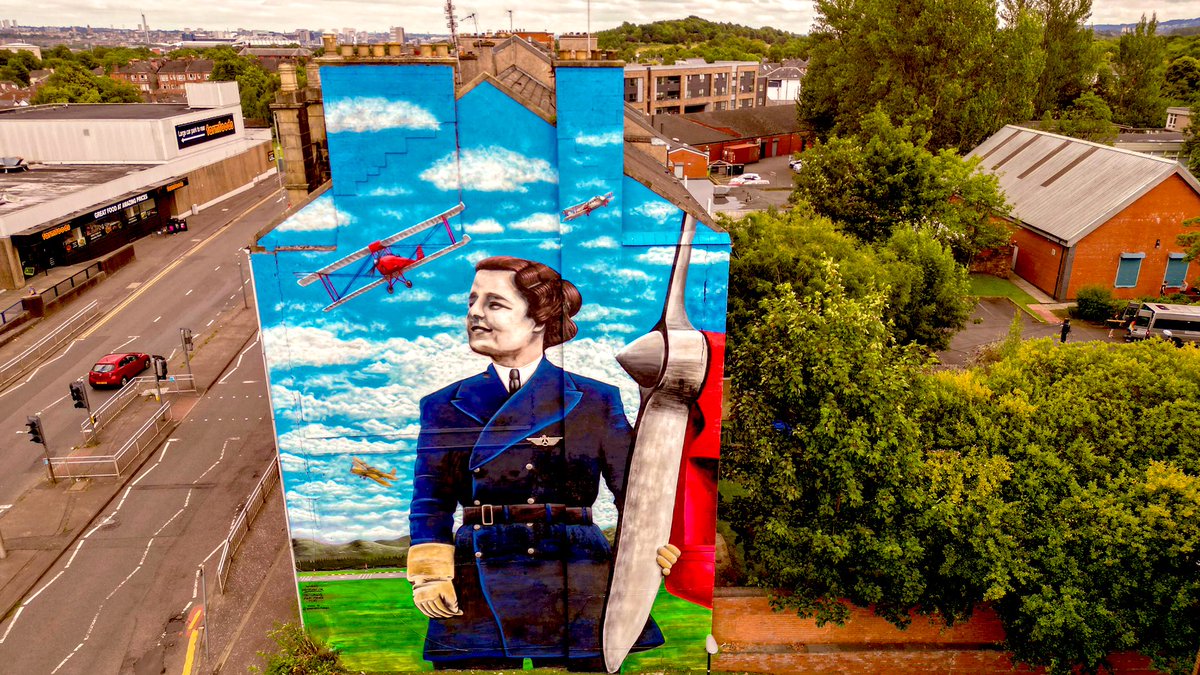 Cardonalds‘Winnie’ Drinkwater©📸 #Glasgow #cardonald #Scotland @peoplemakeGLA @GlasgowCPP @Glasgow_Times @cardonaldcn @CCGCourier @SWAMP_Glasgow @GlasgowWEToday #art #StreetArt
#glasgow #murals #scottishmurals #streetart #glasgowstreetart #scottishstreetart #winniedrinkwater