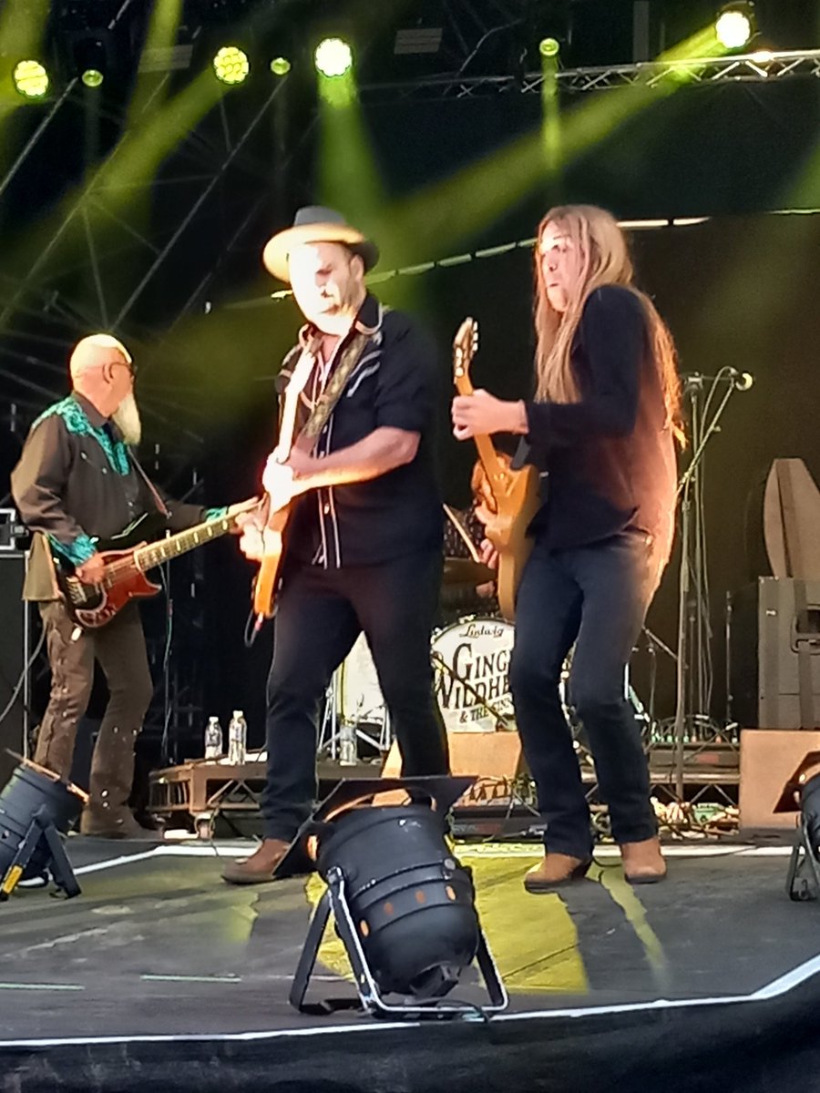 Awesome set <a href="/SteelhouseFest/">STEELHOUSE FESTIVAL</a> <a href="/ginger_sinners/">Ginger Wildheart & The Sinners</a> I missed <a href="/GingerWildheart/">Ginger Wildheart</a> with all my heart and wish him well <a href="/neilivison/">Neil Ivison</a> and the guys did you proud, the words are gonna have to wait and footprints made me cry.... job done ❤️