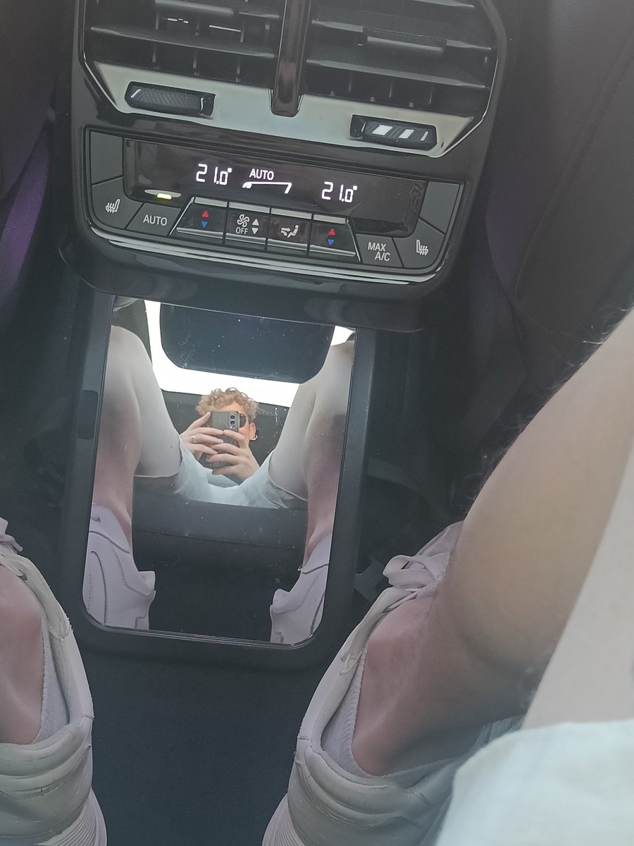 Rawdog96's tweet photo. Weird place to put a mirror, but you gotta work with what you got https://t.co/mzp77etqEk